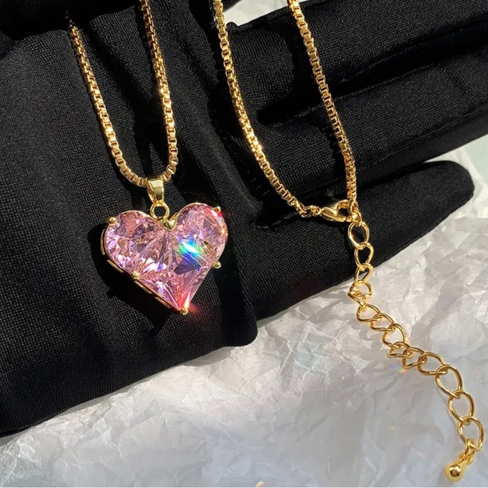 🆕 Pink Heart Crystal Necklace